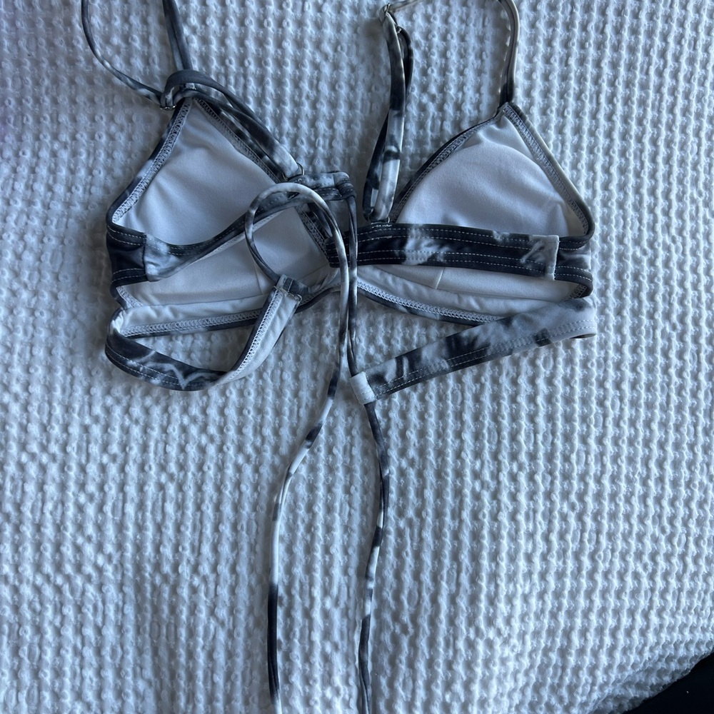 Tilly's Black and White Tie-Dye Bikini Top - Picture 2 of 2
